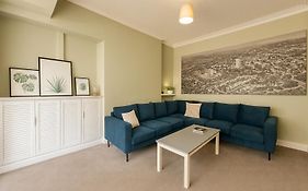 Edwardian City Centre House For Big Groups, Offroad Parking & Hot Tub!
